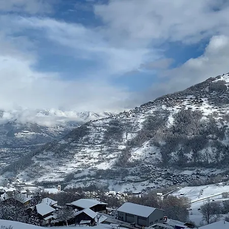 With Valley View Lejlighed