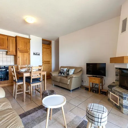 With Valley View Apartment