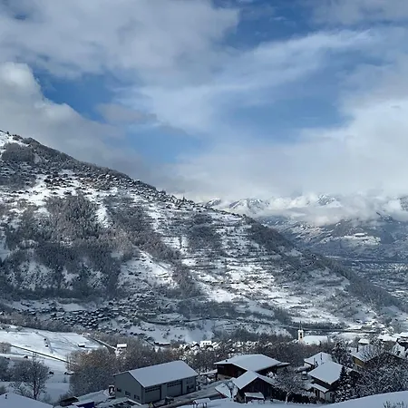 Apartment With Valley View *
