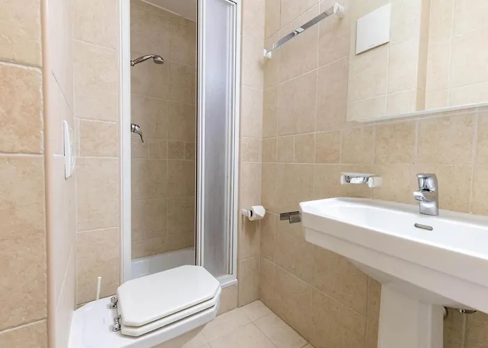 With Valley View דירה